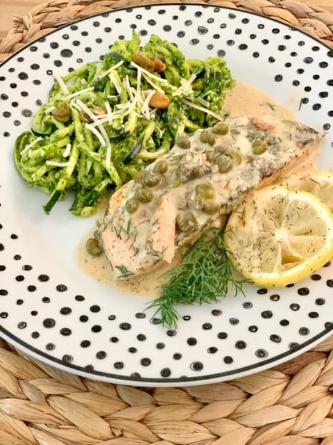 salmon with zucchini noodle with parsley pesto