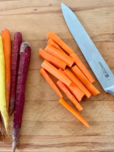 cut carrots in 2 1/2" long