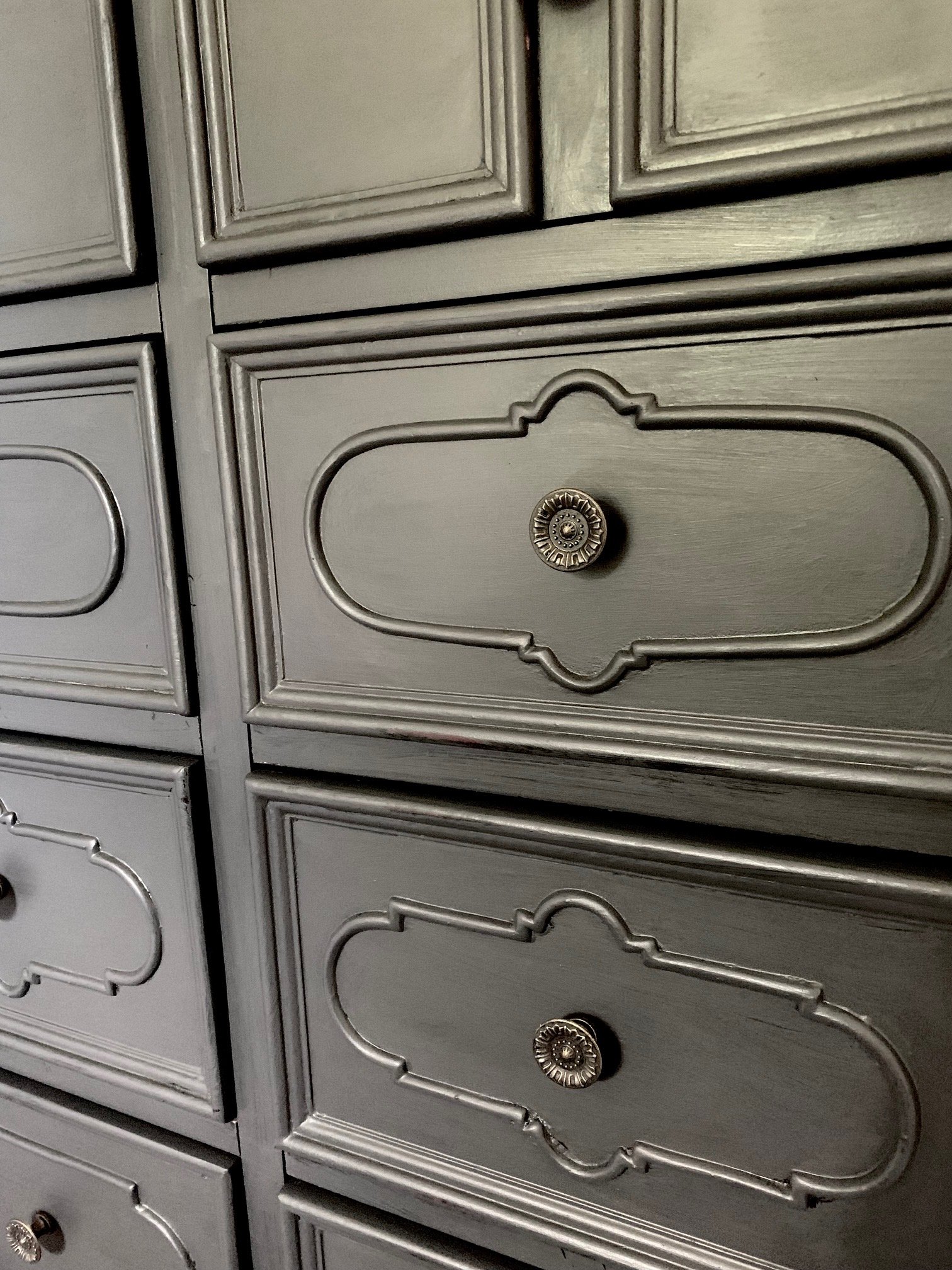 The Best Black Paint Color for Furniture (6 experts weigh in