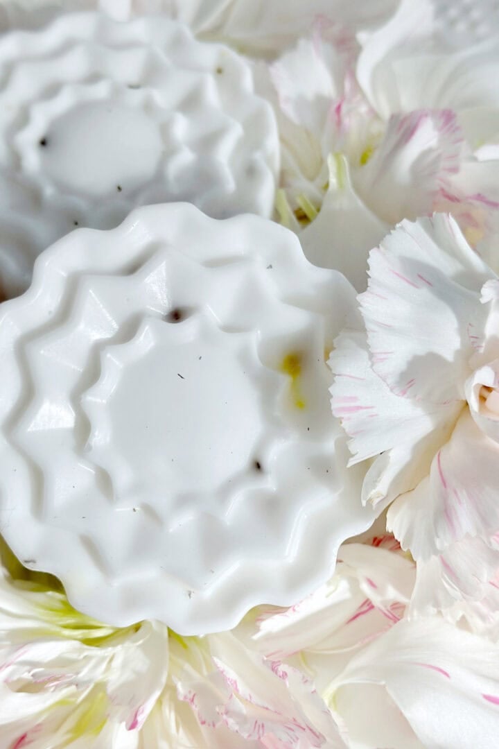 Make Your Own Herbal Bath Salt Recipes For Unwinding - Celebrated Nest