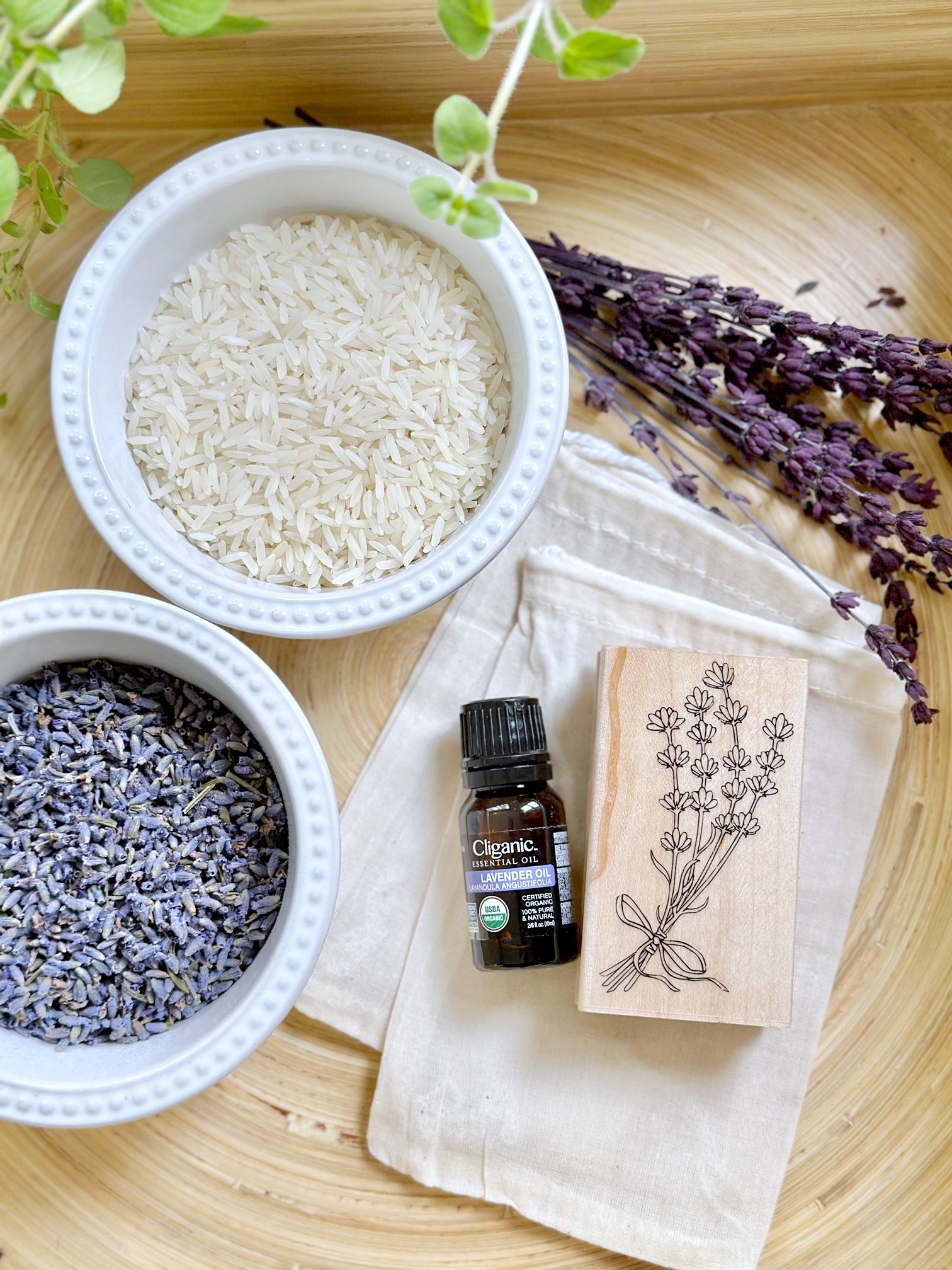 The supplies and ingredients of the sachets.