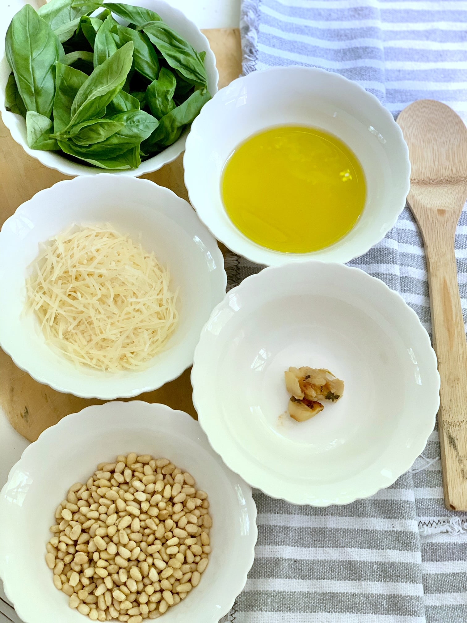 All ingredients include roasted garlic. 