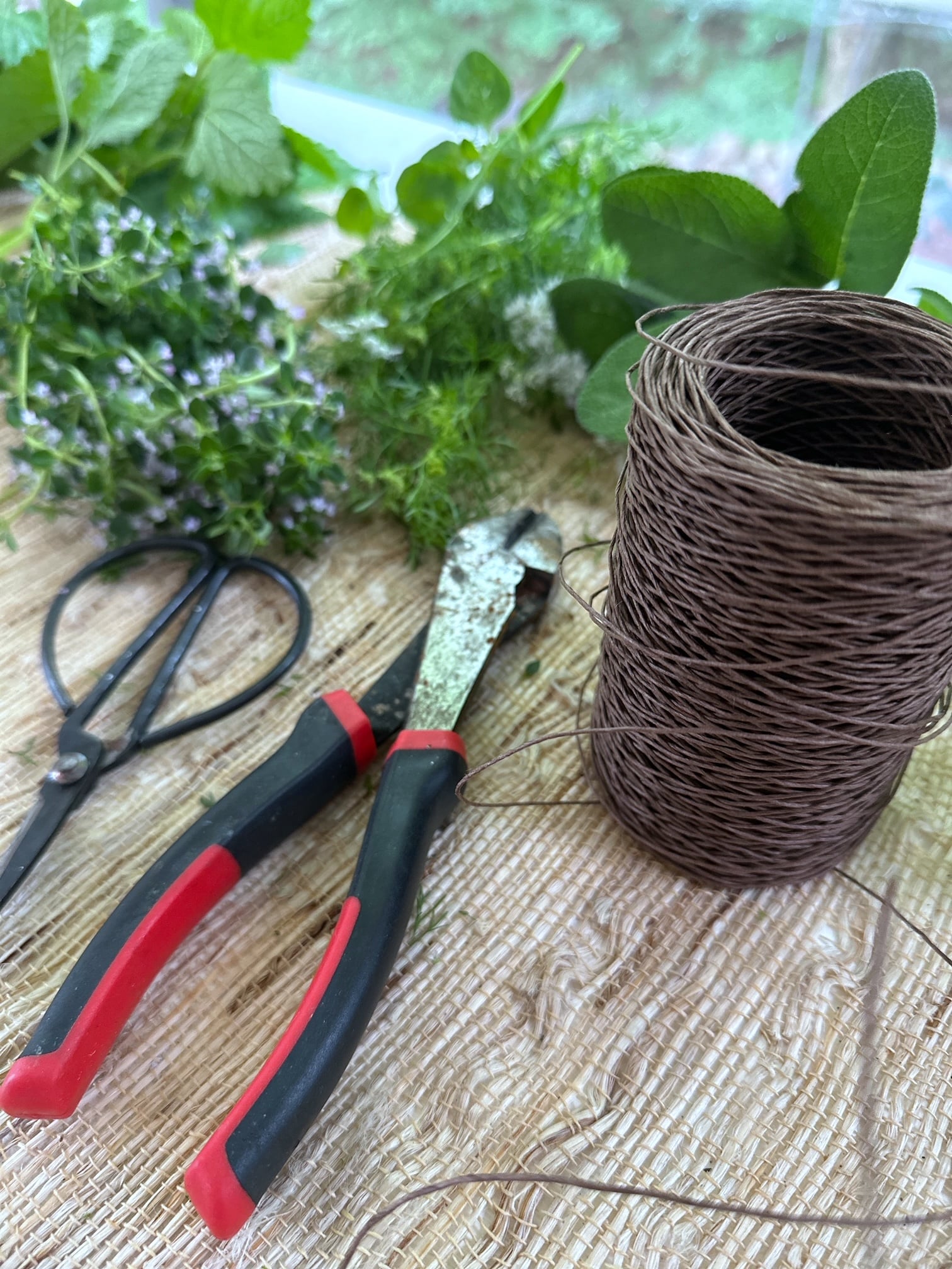 Supplies for this project including wire, scissors and wire cutters.