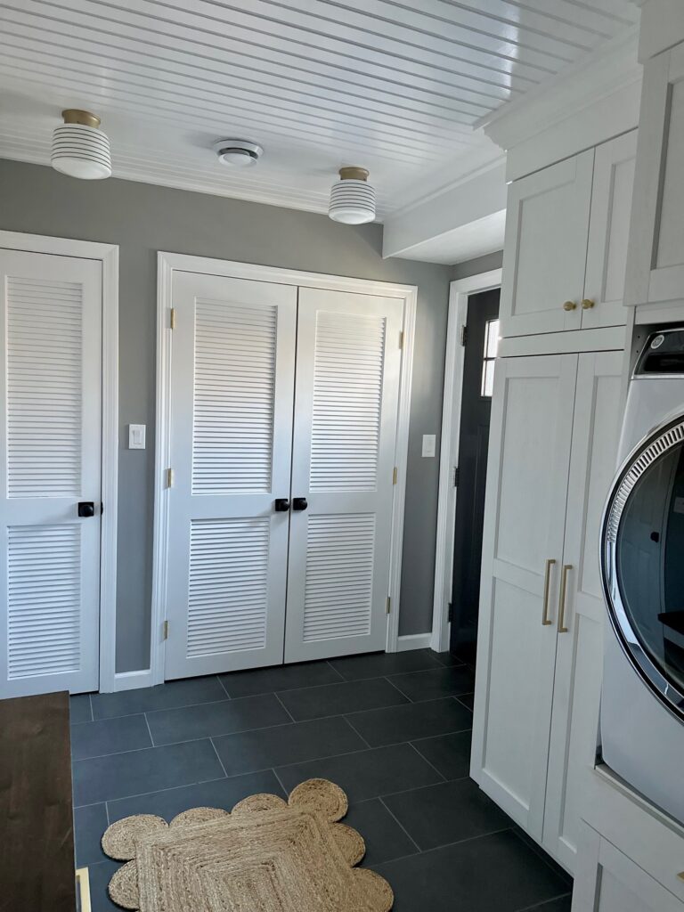 Benjamin Moore Wrought Iron (2124-10): Why Designers Love This Soft ...