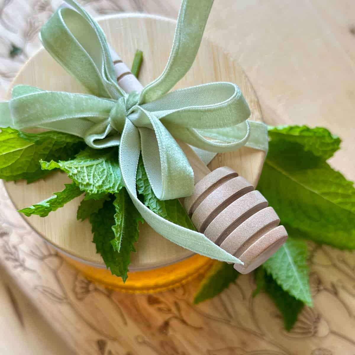 How to Make Quick Mint Honey in Just Minutes