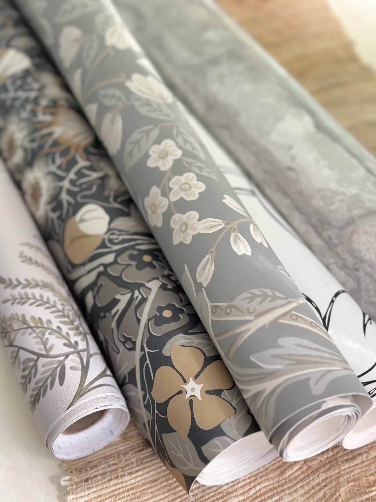 Several rolls of wallp