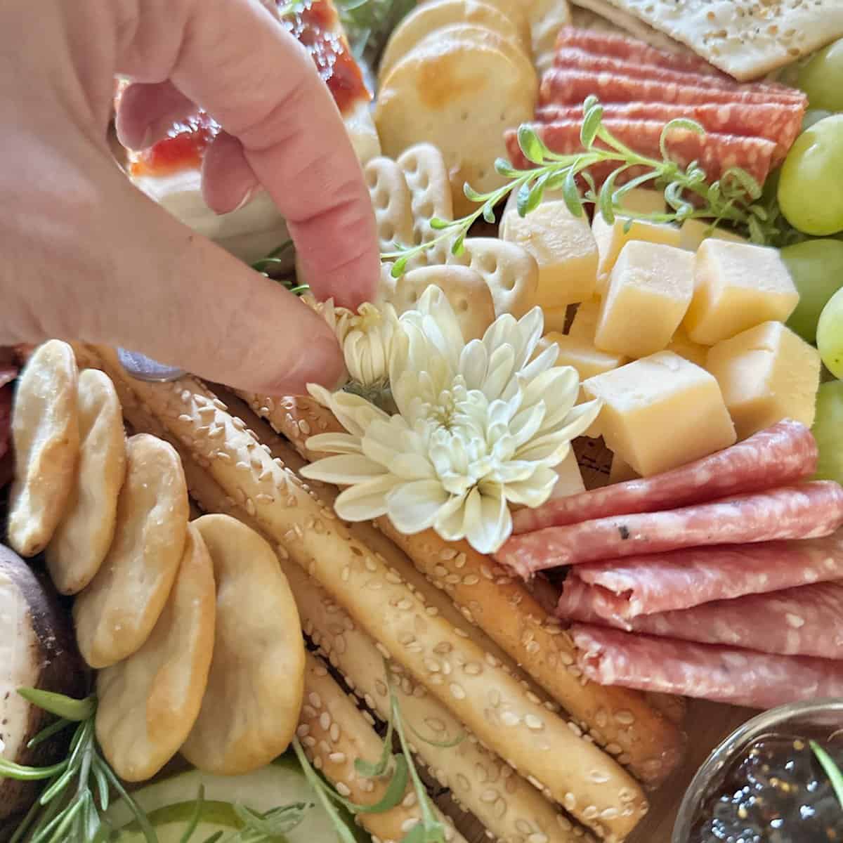 What to Put on a Charcuterie Board